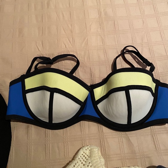 Bikini top